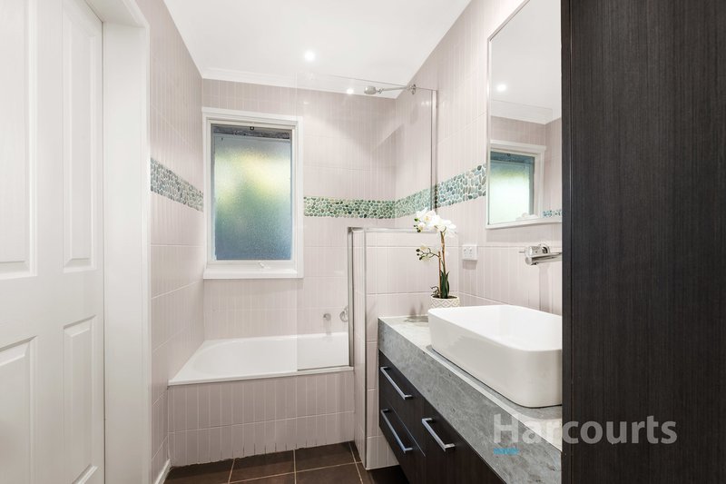 Photo - 72 Chartwell Drive, Wantirna VIC 3152 - Image 9