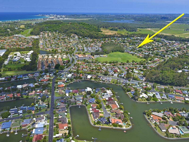 Photo - 72 Clives Circuit, Currumbin Waters QLD 4223 - Image 13