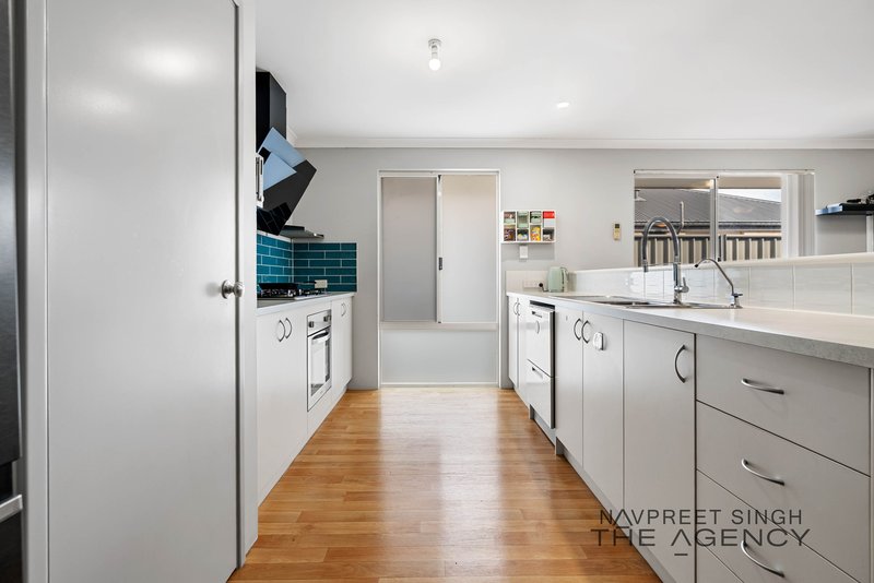 Photo - 72 Colreavy Ramble , Baldivis WA 6171 - Image 18