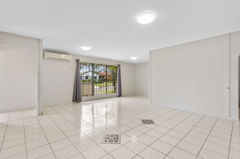 Photo - 72 Columba Street, Inala QLD 4077 - Image 3