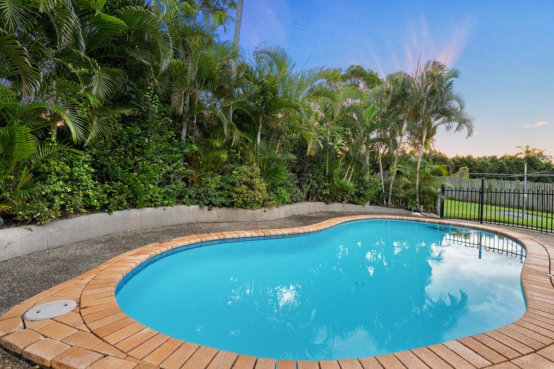 Photo - 72 Cramer Boulevard, Mount Warren Park QLD 4207 - Image 16