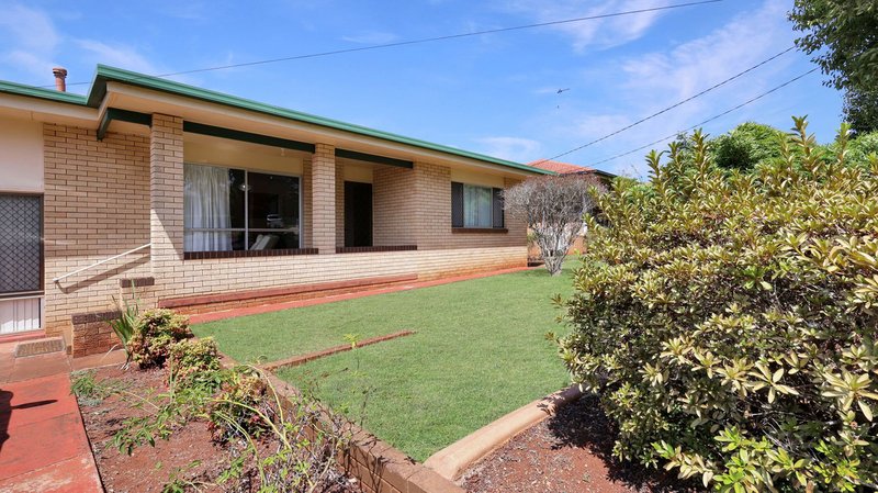 Photo - 72 Debra Street, Centenary Heights QLD 4350 - Image 1