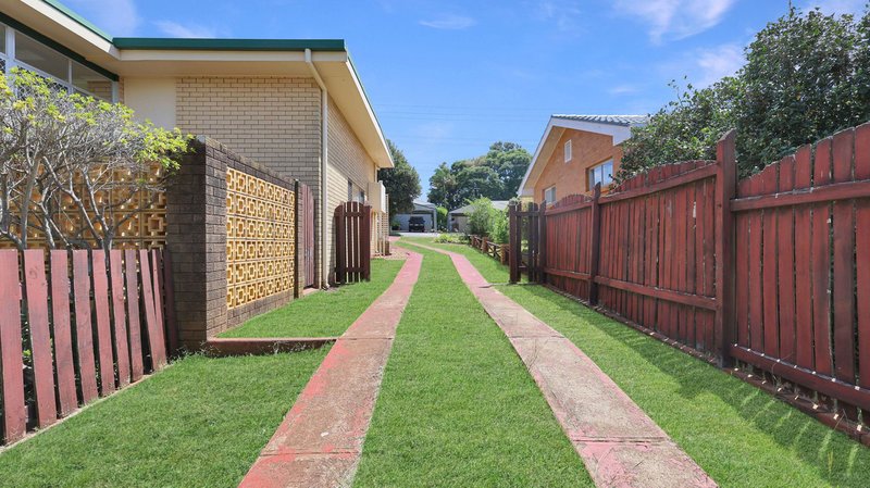 Photo - 72 Debra Street, Centenary Heights QLD 4350 - Image 14