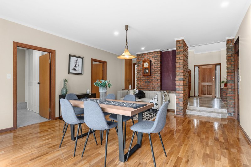 Photo - 72 Delta Crescent, Aberfoyle Park SA 5159 - Image 6