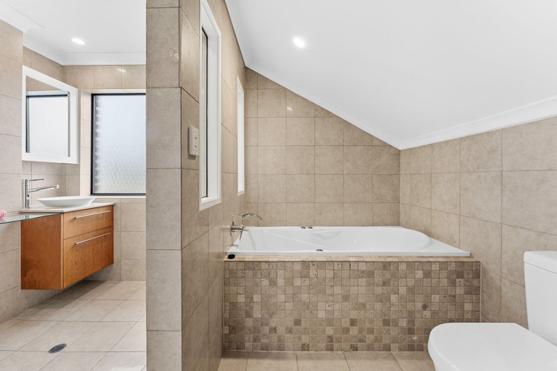 Photo - 72 Delta Crescent, Aberfoyle Park SA 5159 - Image 22