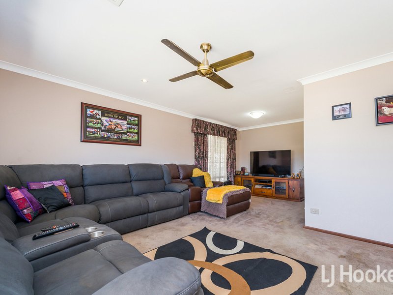 Photo - 72 Discovery Drive, Thornlie WA 6108 - Image 5