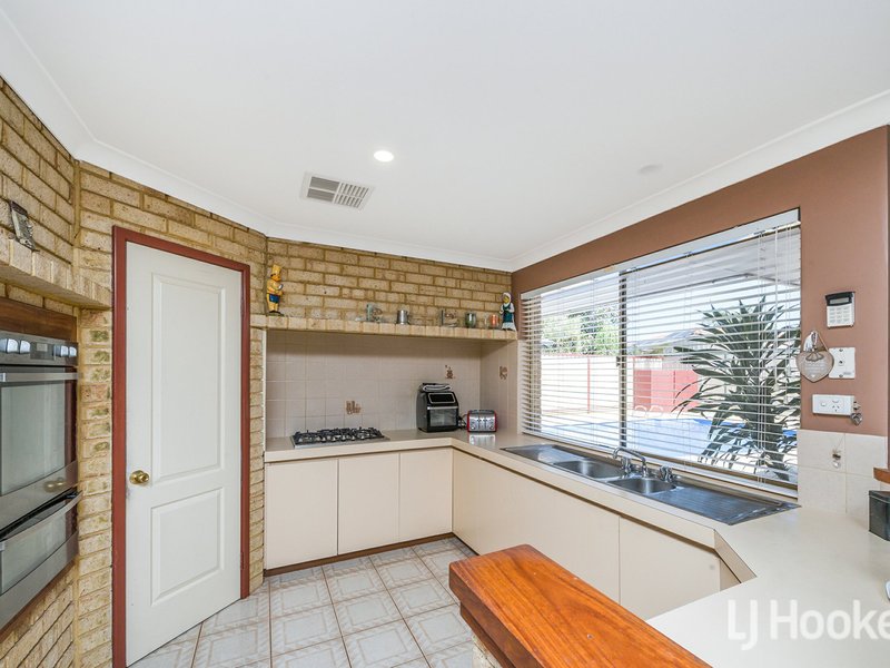 Photo - 72 Discovery Drive, Thornlie WA 6108 - Image 6