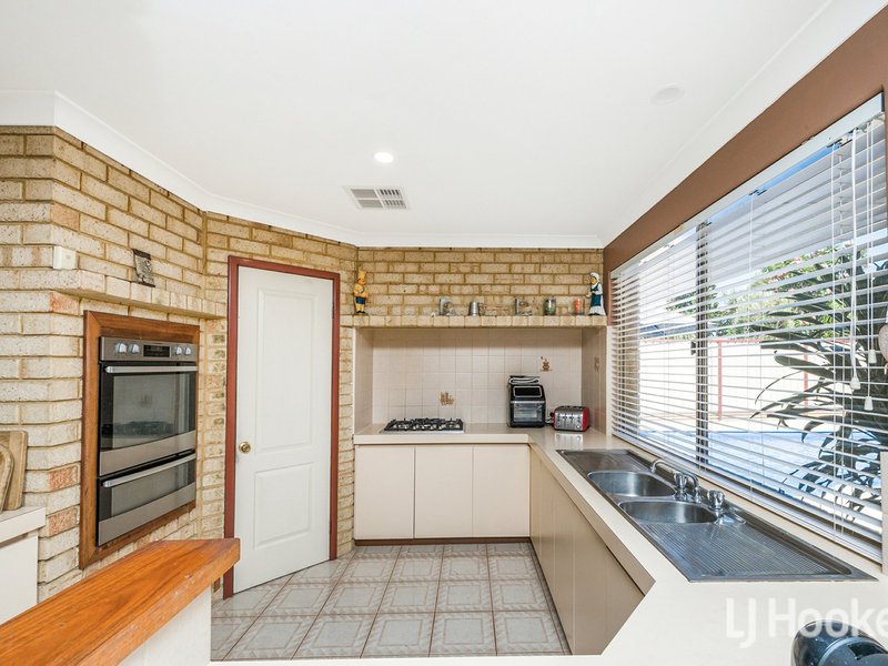 Photo - 72 Discovery Drive, Thornlie WA 6108 - Image 7