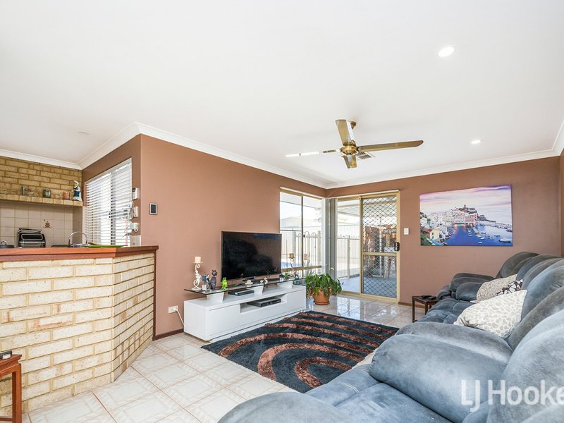 Photo - 72 Discovery Drive, Thornlie WA 6108 - Image 12