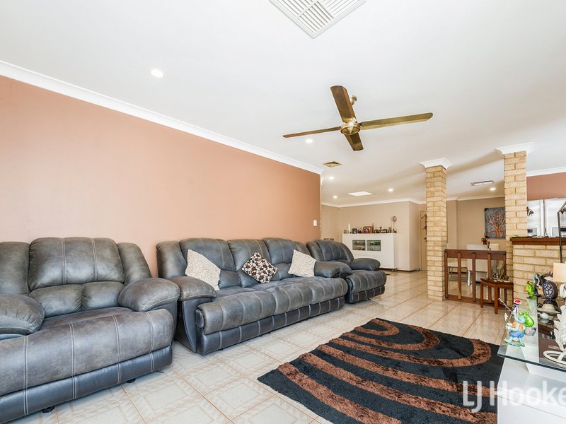 Photo - 72 Discovery Drive, Thornlie WA 6108 - Image 13