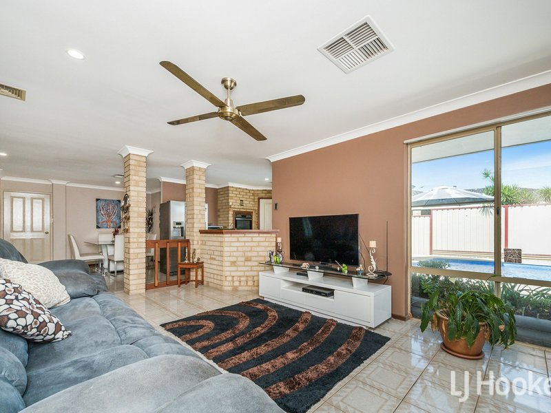 Photo - 72 Discovery Drive, Thornlie WA 6108 - Image 14