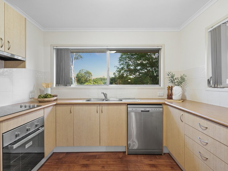 Photo - 72 Dobell Street, Indooroopilly QLD 4068 - Image 17