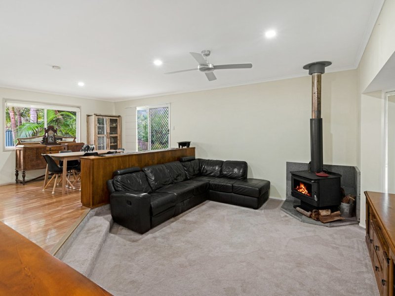 Photo - 72 Dugandan St , Nerang QLD 4211 - Image 3