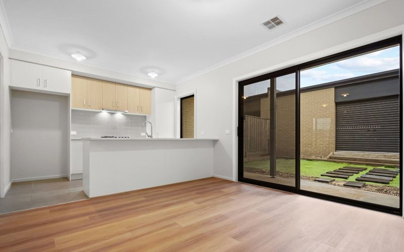 Photo - 72 English Street, Donnybrook VIC 3064 - Image 3