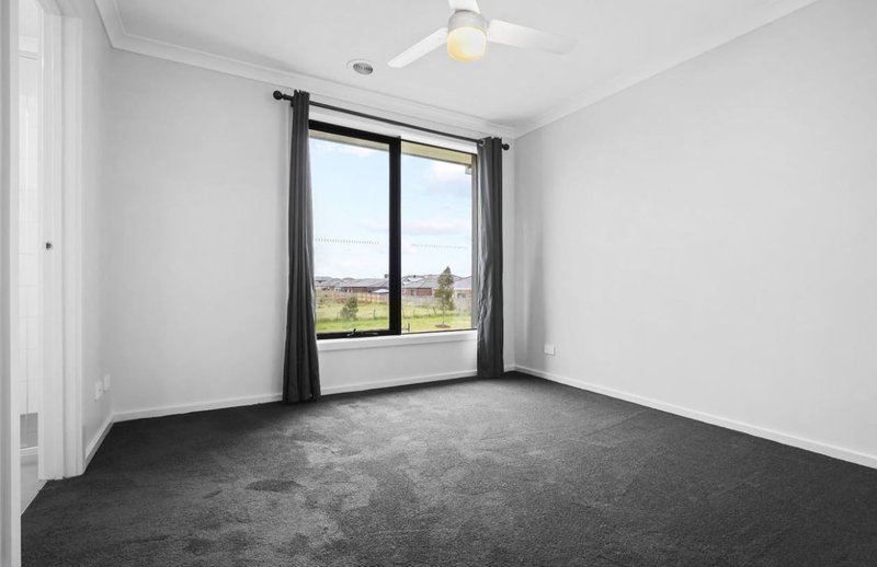 Photo - 72 English Street, Donnybrook VIC 3064 - Image 10