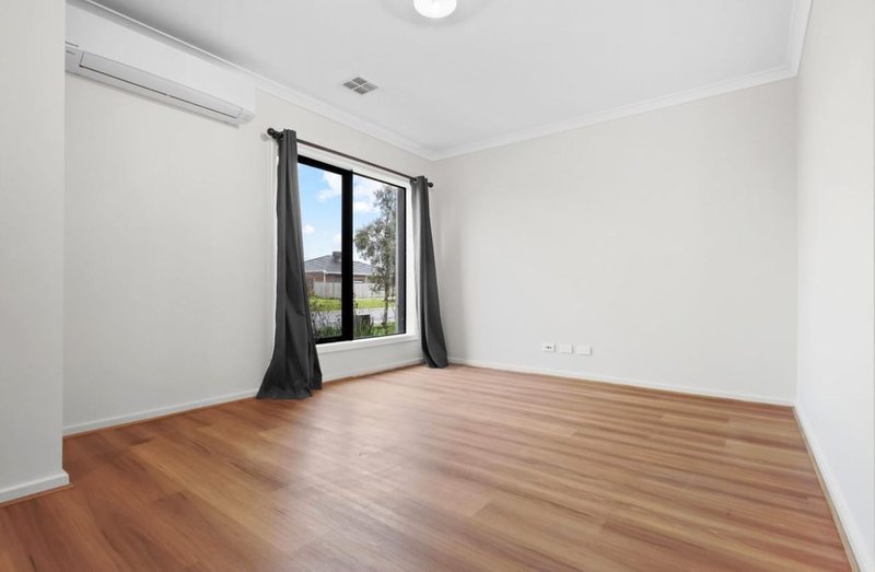 Photo - 72 English Street, Donnybrook VIC 3064 - Image 7