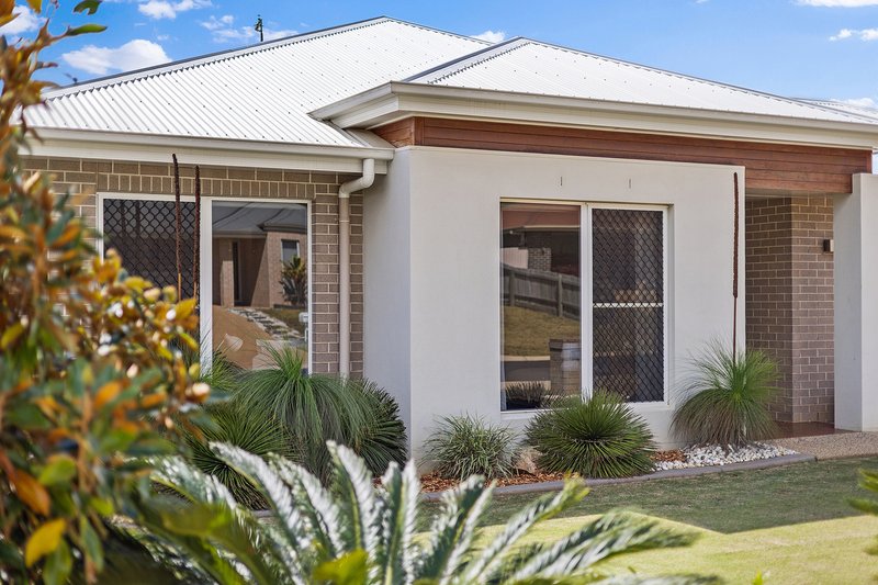 Photo - 72 Entabeni Drive, Kearneys Spring QLD 4350 - Image 1