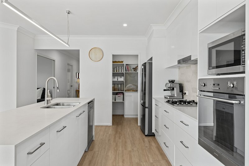 Photo - 72 Entabeni Drive, Kearneys Spring QLD 4350 - Image 12