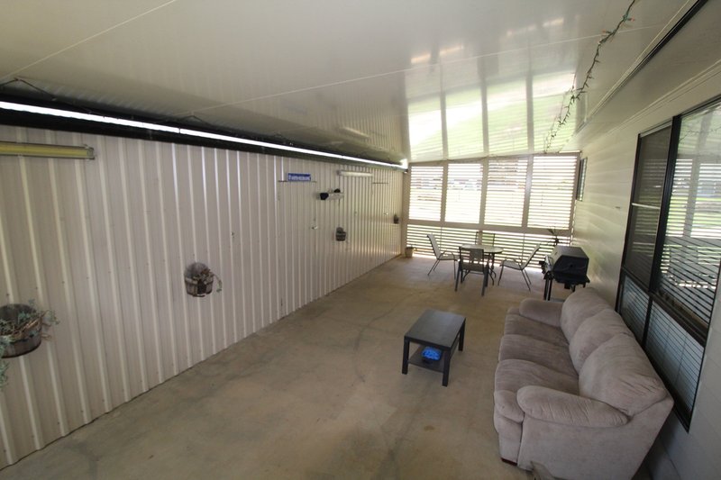 Photo - 72 Fulham Street, Toogoolawah QLD 4313 - Image 6