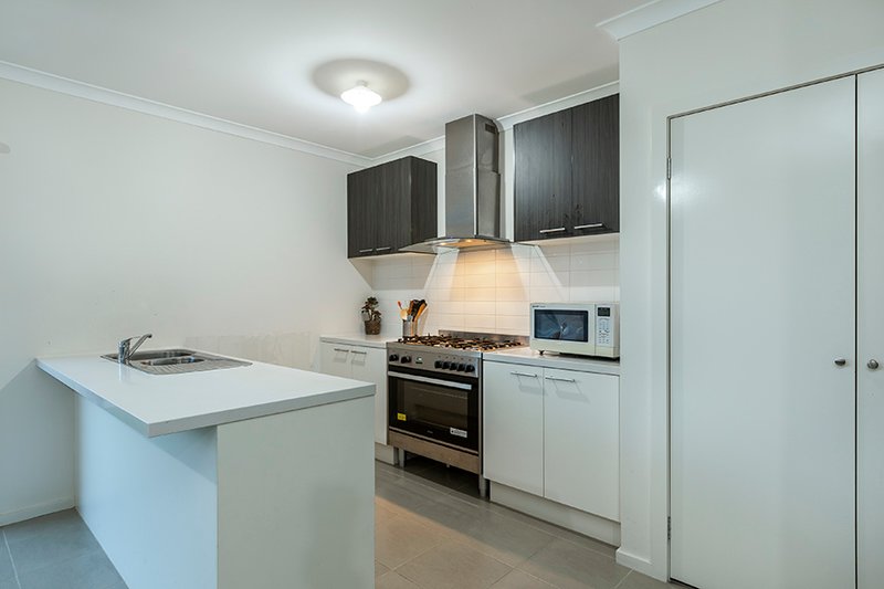 Photo - 72 Hammersmith Road, Wyndham Vale VIC 3024 - Image 3