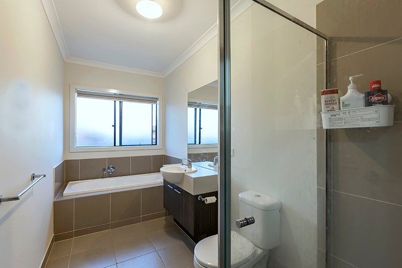 Photo - 72 Hammersmith Road, Wyndham Vale VIC 3024 - Image 10