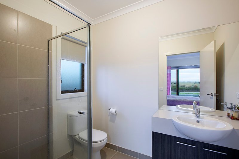 Photo - 72 Hammersmith Road, Wyndham Vale VIC 3024 - Image 12