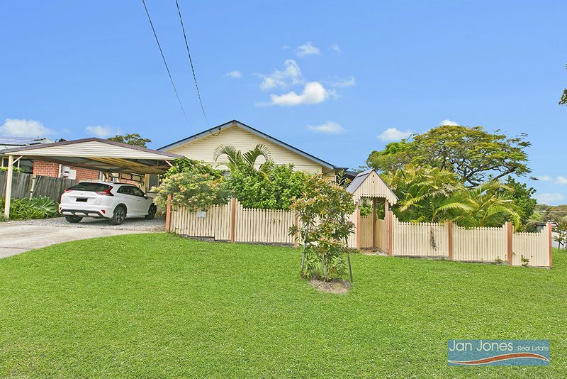 Photo - 72 Hill Pde , Clontarf QLD 4019 - Image 3