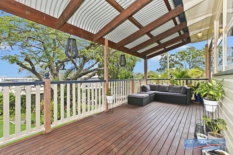 Photo - 72 Hill Pde , Clontarf QLD 4019 - Image 4