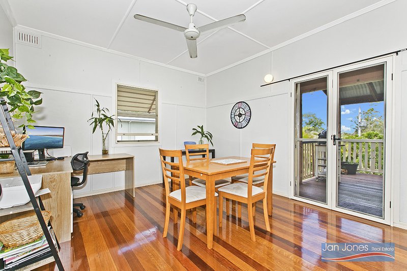 Photo - 72 Hill Pde , Clontarf QLD 4019 - Image 9