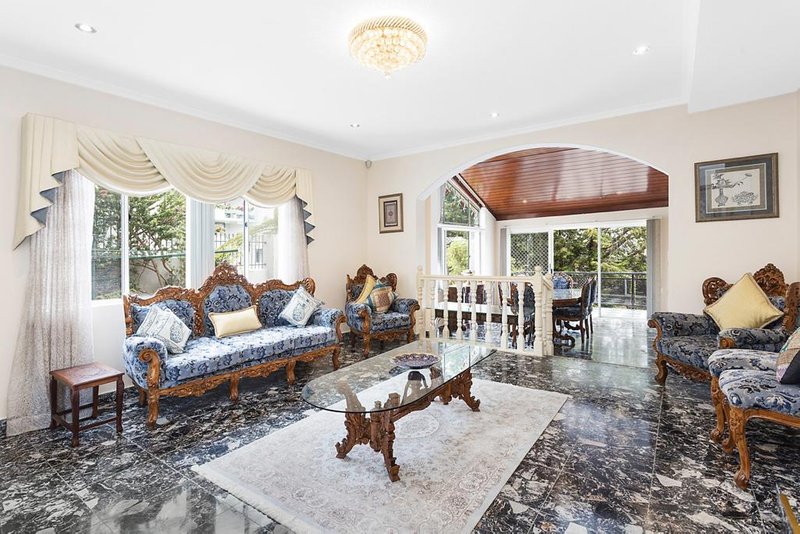 Photo - 72 Hobart Place, Illawong NSW 2234 - Image 6
