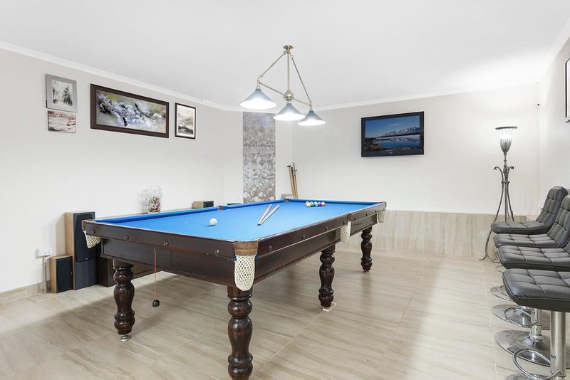 Photo - 72 Hobart Place, Illawong NSW 2234 - Image 10