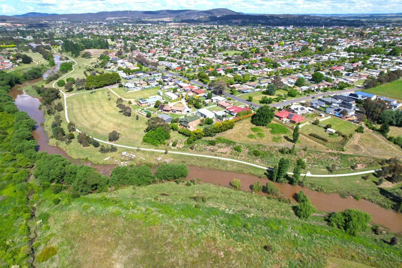 Photo - 72 Hoskins Street, Goulburn NSW 2580 - Image 4