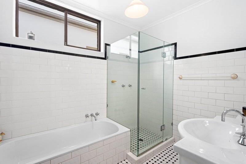 Photo - 72 Hurstville Road, Hurstville Grove NSW 2220 - Image 9