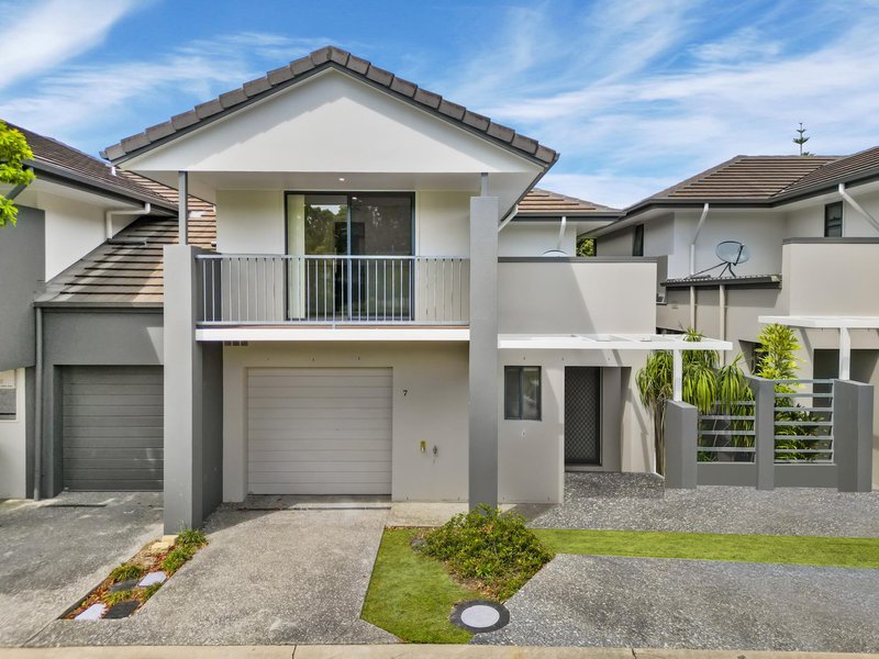 7/2 Jefferson Court, Upper Coomera QLD 4209