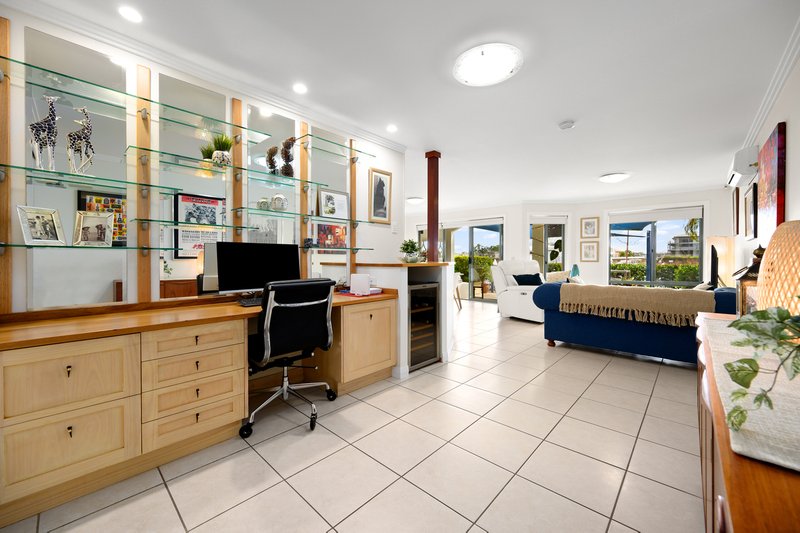 Photo - 72 John Lund Drive, Hope Island QLD 4212 - Image 3