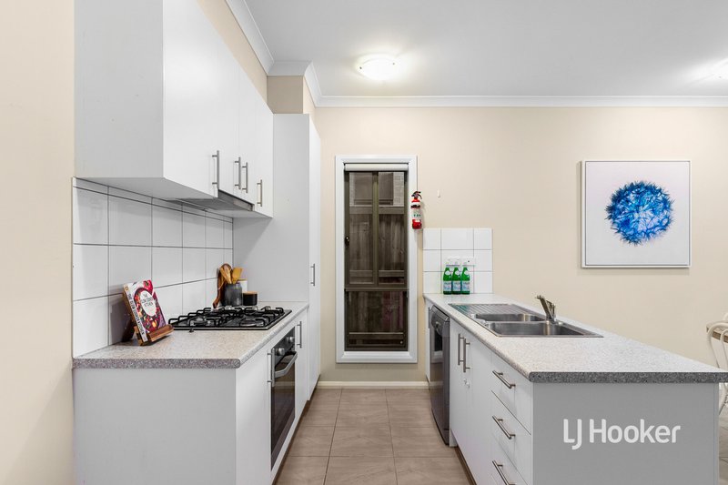 Photo - 72 Kingsford Drive, Point Cook VIC 3030 - Image 2