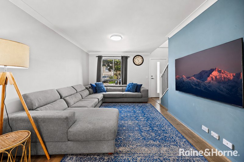 Photo - 72 Kippax Avenue, Leumeah NSW 2560 - Image 3