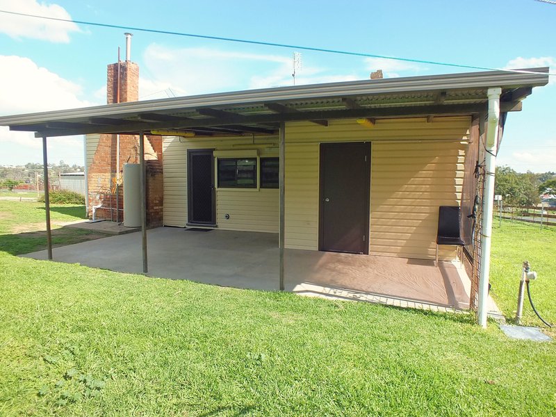 Photo - 72 Lachlan Street, Young NSW 2594 - Image 12