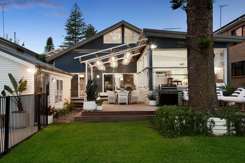 Photo - 72 Lagoon Street, Narrabeen NSW 2101 - Image 3