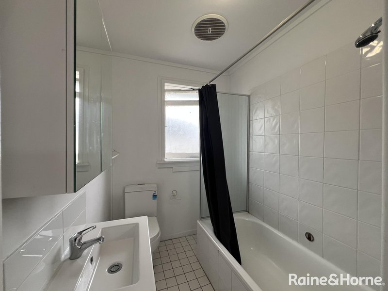 Photo - 72 Lawson Avenue, Woodberry NSW 2322 - Image 4