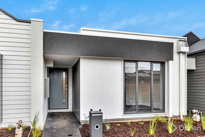 Photo - 72 Leeward Drive, Tarneit VIC 3029 - Image 1