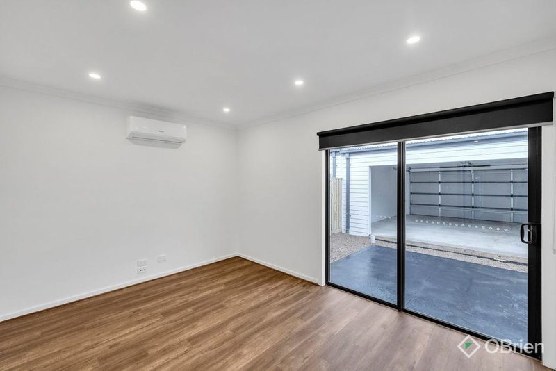 Photo - 72 Leeward Drive, Tarneit VIC 3029 - Image 4