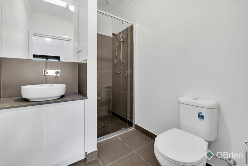 Photo - 72 Leeward Drive, Tarneit VIC 3029 - Image 6