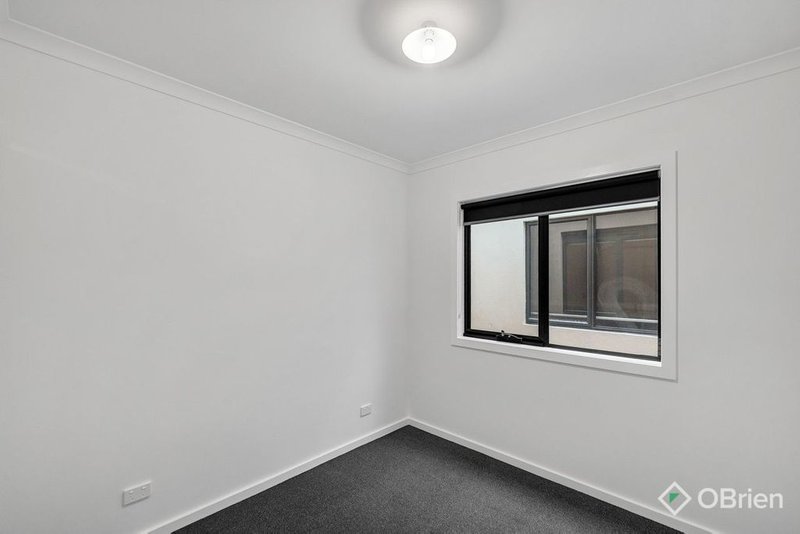 Photo - 72 Leeward Drive, Tarneit VIC 3029 - Image 7