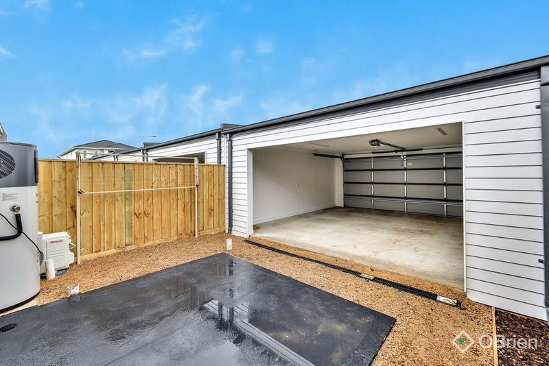 Photo - 72 Leeward Drive, Tarneit VIC 3029 - Image 9