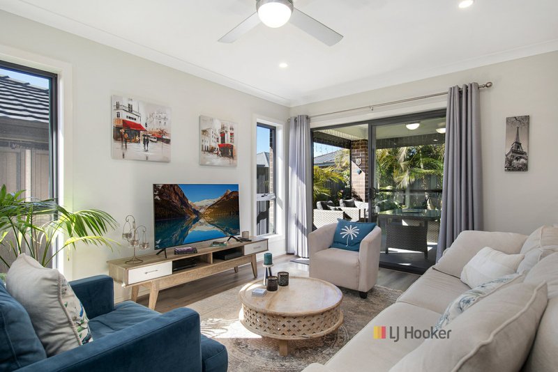 Photo - 72 Loretto Way, Hamlyn Terrace NSW 2259 - Image 7