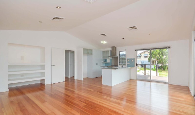 Photo - 72 Magnetic Drive, Tamborine Mountain QLD 4272 - Image 4