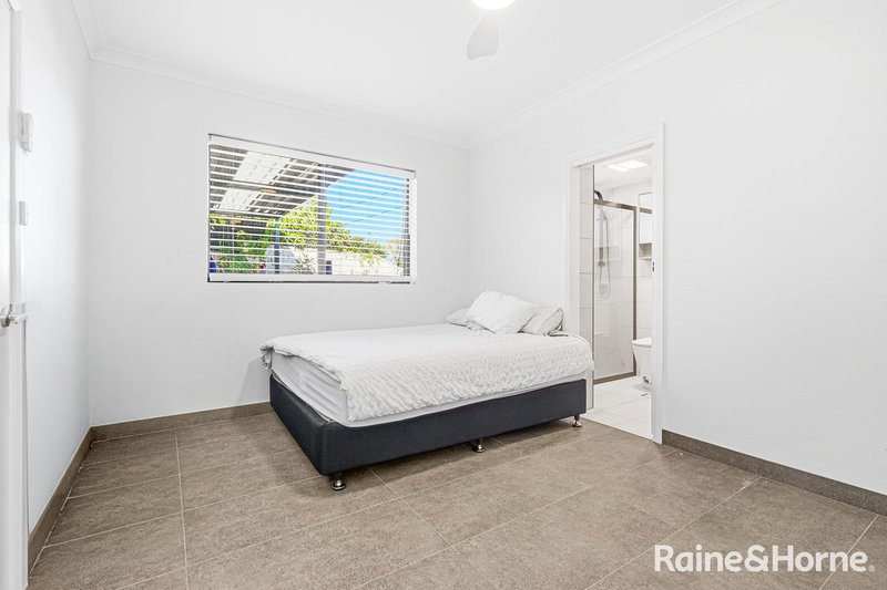 Photo - 72 Magowar Road, Girraween NSW 2145 - Image 5