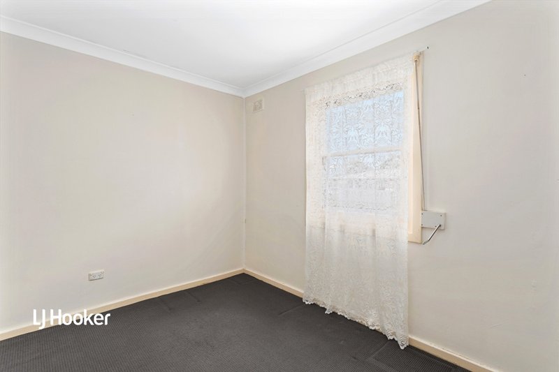 Photo - 72 Mainwaring Crescent, Davoren Park SA 5113 - Image 7