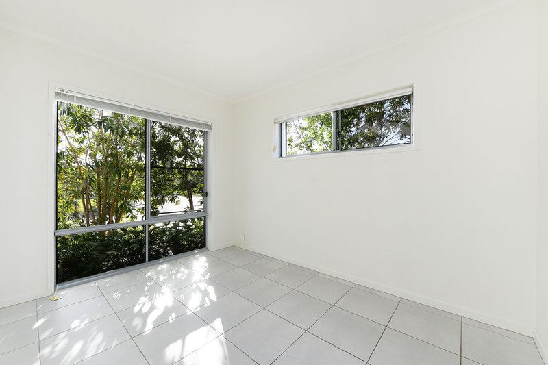Photo - 72 Mansell Street, Meridan Plains QLD 4551 - Image 5